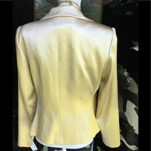 Rich Gold Silk Kay Unger Evening Jacket - Picture 12 of 14